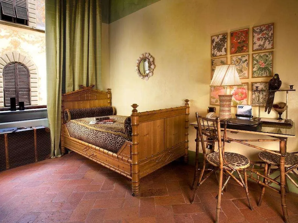 Graziella Patio Hotel Arezzo 4*,