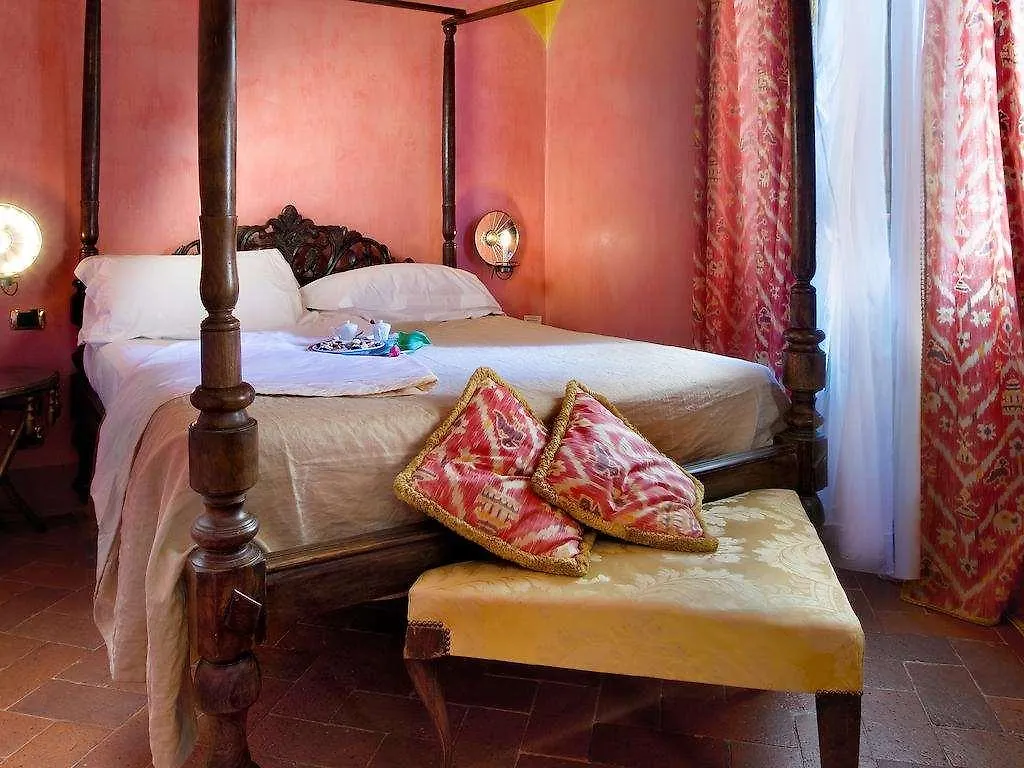 Graziella Patio Hotel Arezzo 4*,